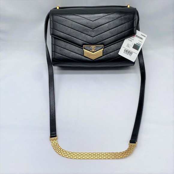 CHANEL Handbags - Chanel Black Medal Envelope Flap Bag Chevron Calfskin